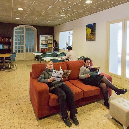 Ymca Villeneuve Les Avignon Hotel Eksteriør billede